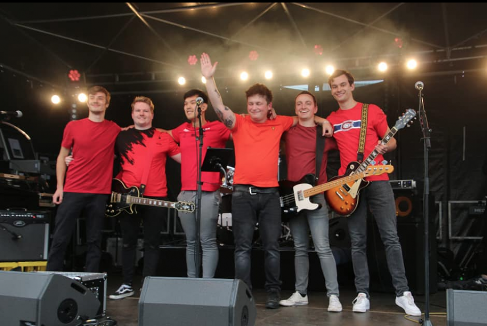 HARD ROCK SUNDAY |  ZIT 'R DIK IN LIVE FEEST BAND